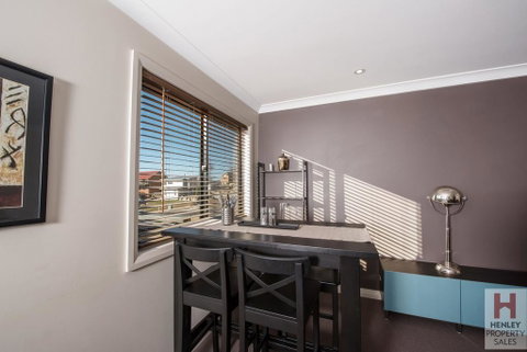 Maison Noir 2 - Well Appointed Modern Accommodation With Mountain Views - Yamba Accommodation 3