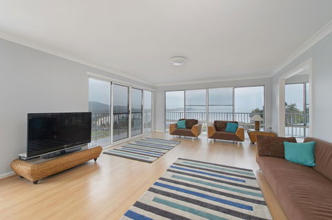 Malibu Holiday House, 6 Dulconghi Street - Yamba Accommodation 3