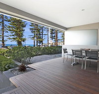 Manly Strand - Right on Manly Beach - Yamba Accommodation