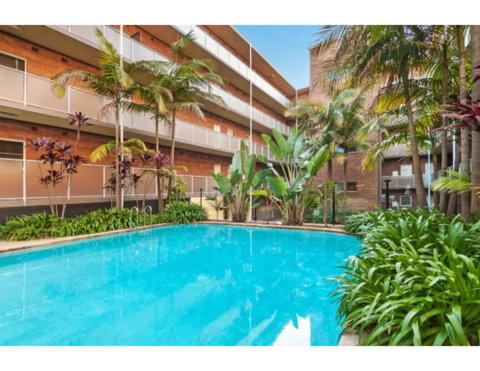 Manly Tranquil Escape - Modern Flat With Pool - Yamba Accommodation 3
