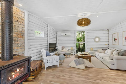 MARTHA COTTAGE - MT MARTHA - Yamba Accommodation 0