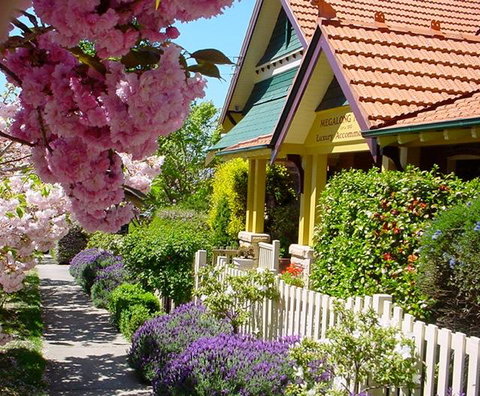 Megalong Manor - Yamba Accommodation 0
