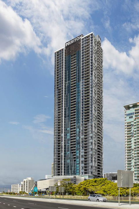 Meriton Suites Southport - Yamba Accommodation 3