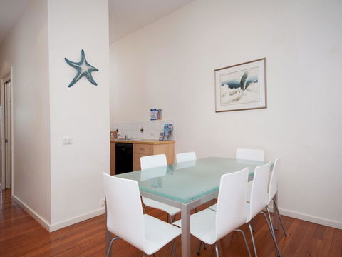 Messines Street, Starfish Lodge, Unit 1, 1A - Yamba Accommodation 1