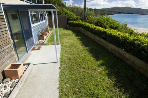 Mick's Apartment - Seal Rocks Beachfront - Yamba Accommodation 0