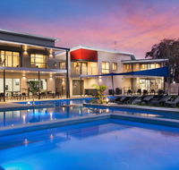 Middle Rock Holiday Resort - Yamba Accommodation