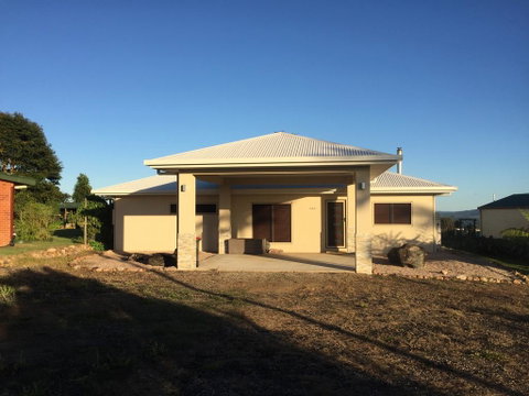 MilaViews - Yamba Accommodation 2
