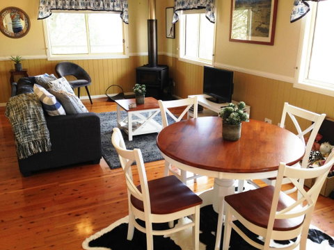Milford Country Cottages - Yamba Accommodation 2