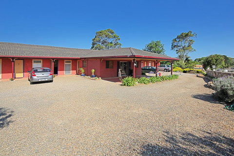Milton Village Motel - Yamba Accommodation 2
