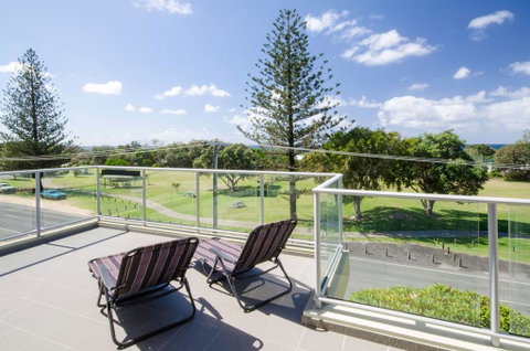 Ming Apartments #3 - 3/236 Marine Parade - Yamba Accommodation 2