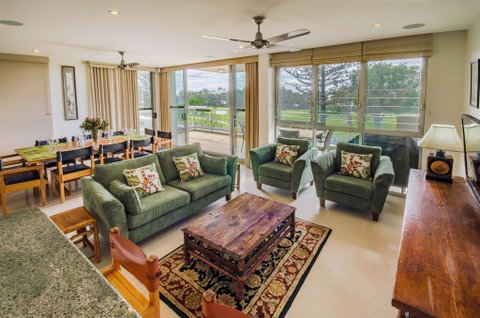 Ming Apartments #3 - 3/236 Marine Parade - Yamba Accommodation 3