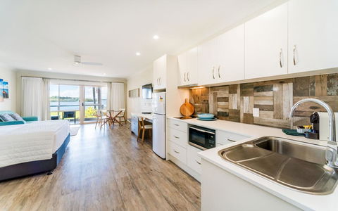 Moby Dick Waterfront Resort Motel - Yamba Accommodation 2