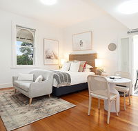 Modern and Cosy Inner West Apartment - Yamba Accommodation