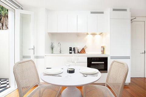 Modern And Cosy Inner West Apartment - Yamba Accommodation 1