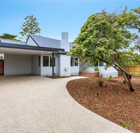 Molly's Beach House - Yamba Accommodation
