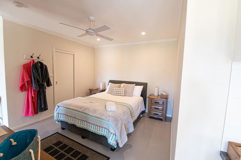 Mortimers Wines - The Vines Studio - Yamba Accommodation 0