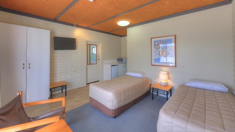 Motel Meneres - Yamba Accommodation 2