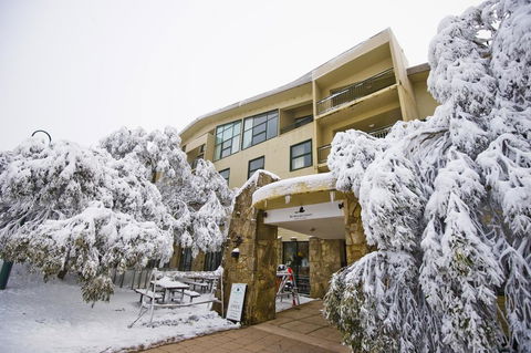 Mt Buller Chalet Hotel & Suites - Yamba Accommodation 0