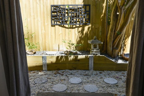 Myrtle Tree Lodge - Trunks - Yamba Accommodation 2