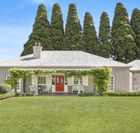 Nattai Lodge - house  cottage in beautiful garden - Yamba Accommodation