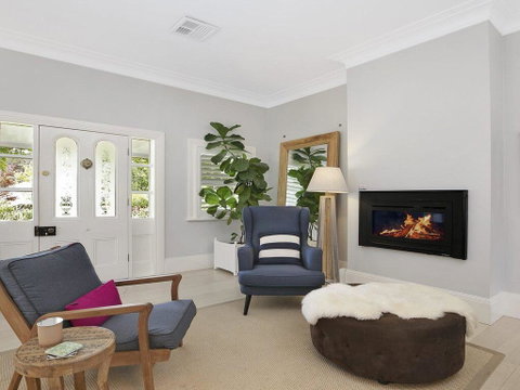 Nattai Lodge - House & Cottage In Beautiful Garden - Yamba Accommodation 2