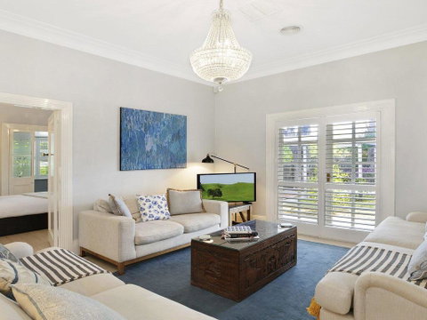 Nattai Lodge - House & Cottage In Beautiful Garden - Yamba Accommodation 3