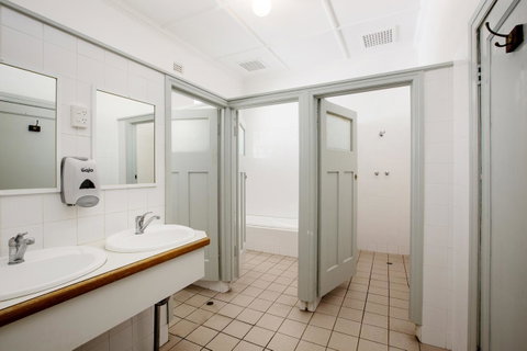Captain Stirling Hotel - Yamba Accommodation 10