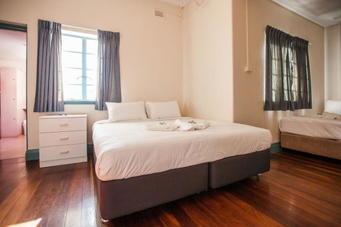 Captain Stirling Hotel - Yamba Accommodation 32