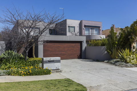 Cottesloe Beach House II - Yamba Accommodation 28