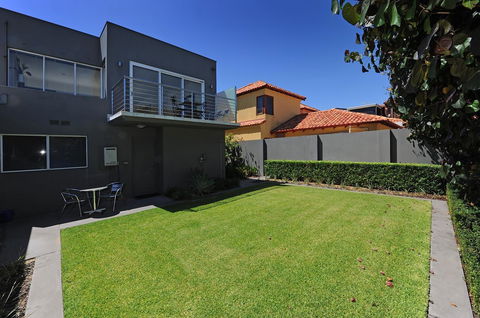Cottesloe Beach House II - Yamba Accommodation 23