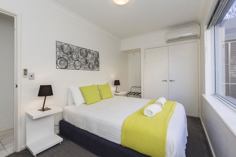 Cottesloe Beach House II - Yamba Accommodation 10