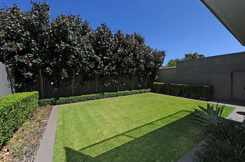 Cottesloe Beach House II - Yamba Accommodation 24