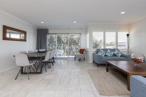 Cottesloe Beach House II - Yamba Accommodation 0