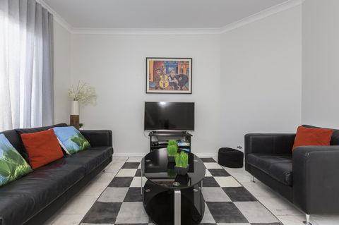 Cottesloe Beach House II - Yamba Accommodation 6