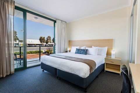 Perth Ascot Central Apartment Hotel Official - Yamba Accommodation 9