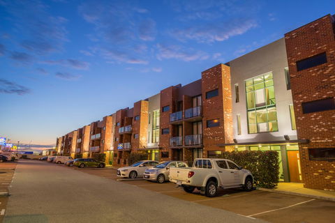 Perth Ascot Central Apartment Hotel Official - Yamba Accommodation 0