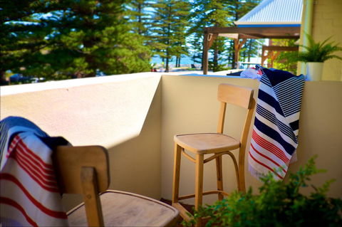 Cottesloe Artist's Beach Retreat - Yamba Accommodation 19