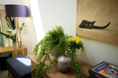 Cottesloe Artist's Beach Retreat - Yamba Accommodation 26
