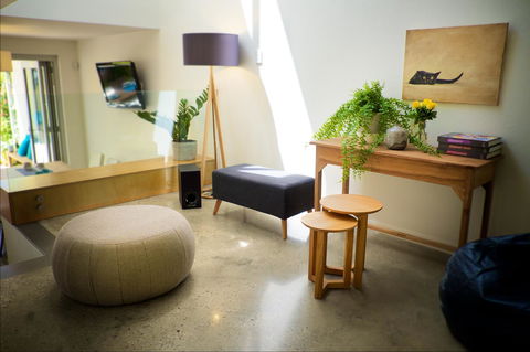 Cottesloe Artist's Beach Retreat - Yamba Accommodation 17
