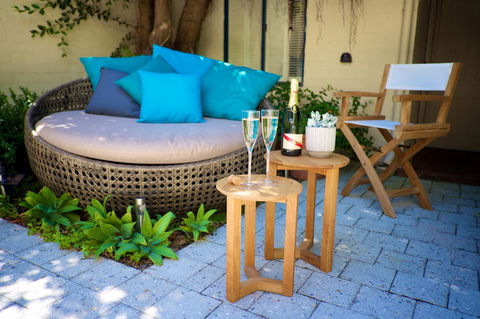 Cottesloe Artist's Beach Retreat - Yamba Accommodation 34