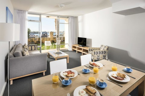 Be. Fremantle - Yamba Accommodation 6