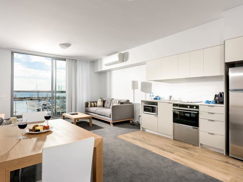 Be. Fremantle - Yamba Accommodation 24