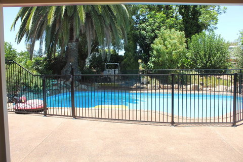 Jacaranda Hideaway Bed & Breakfast - Yamba Accommodation 9