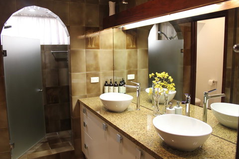 Jacaranda Hideaway Bed & Breakfast - Yamba Accommodation 7