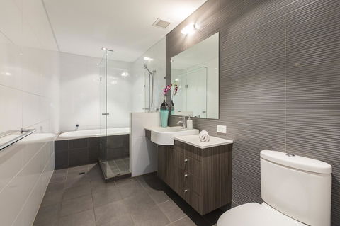 Gallery Serviced Apartments - Yamba Accommodation 16