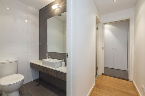 Gallery Serviced Apartments - Yamba Accommodation 15