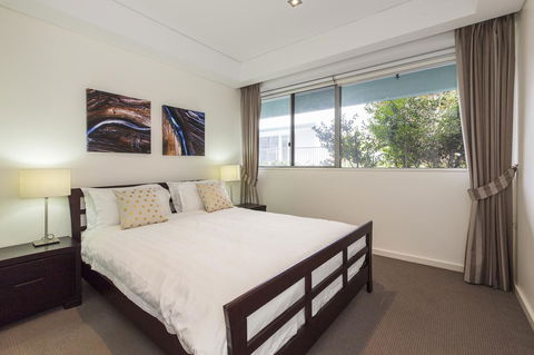Gallery Serviced Apartments - Yamba Accommodation 14