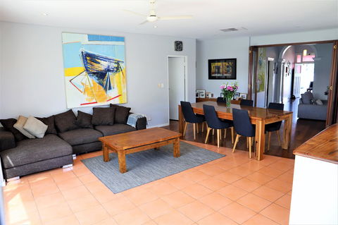 Fremantle Heritage Home For You To Enjoy! - Yamba Accommodation 18