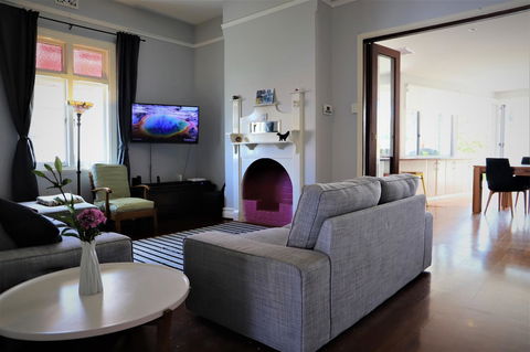 Fremantle Heritage Home For You To Enjoy! - Yamba Accommodation 17