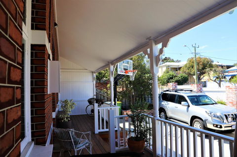 Fremantle Heritage Home For You To Enjoy! - Yamba Accommodation 6